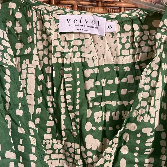 NWT Velvet by Graham & Spencer Zita Abstract Printed Faux Wrap Sleeveles… - Picture 4 of 7